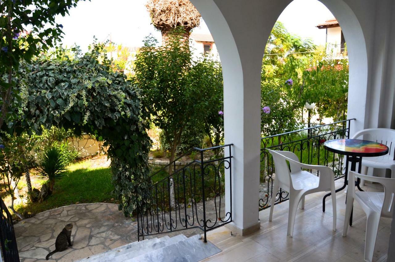 Апартаменты Kostas' Garden Рода Экстерьер фото